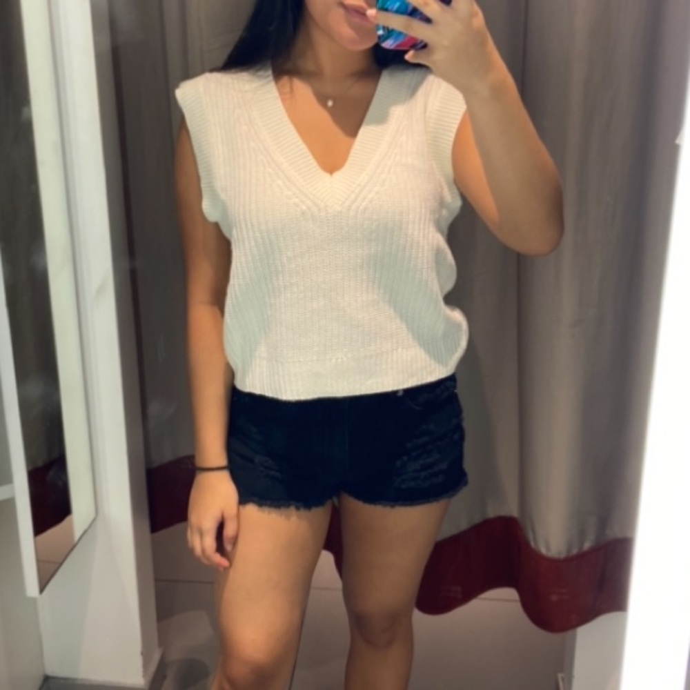 NWOT H&M Sleeveless Sweater Top